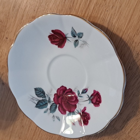 Bone china cup and saucer - Picture 3 of 6